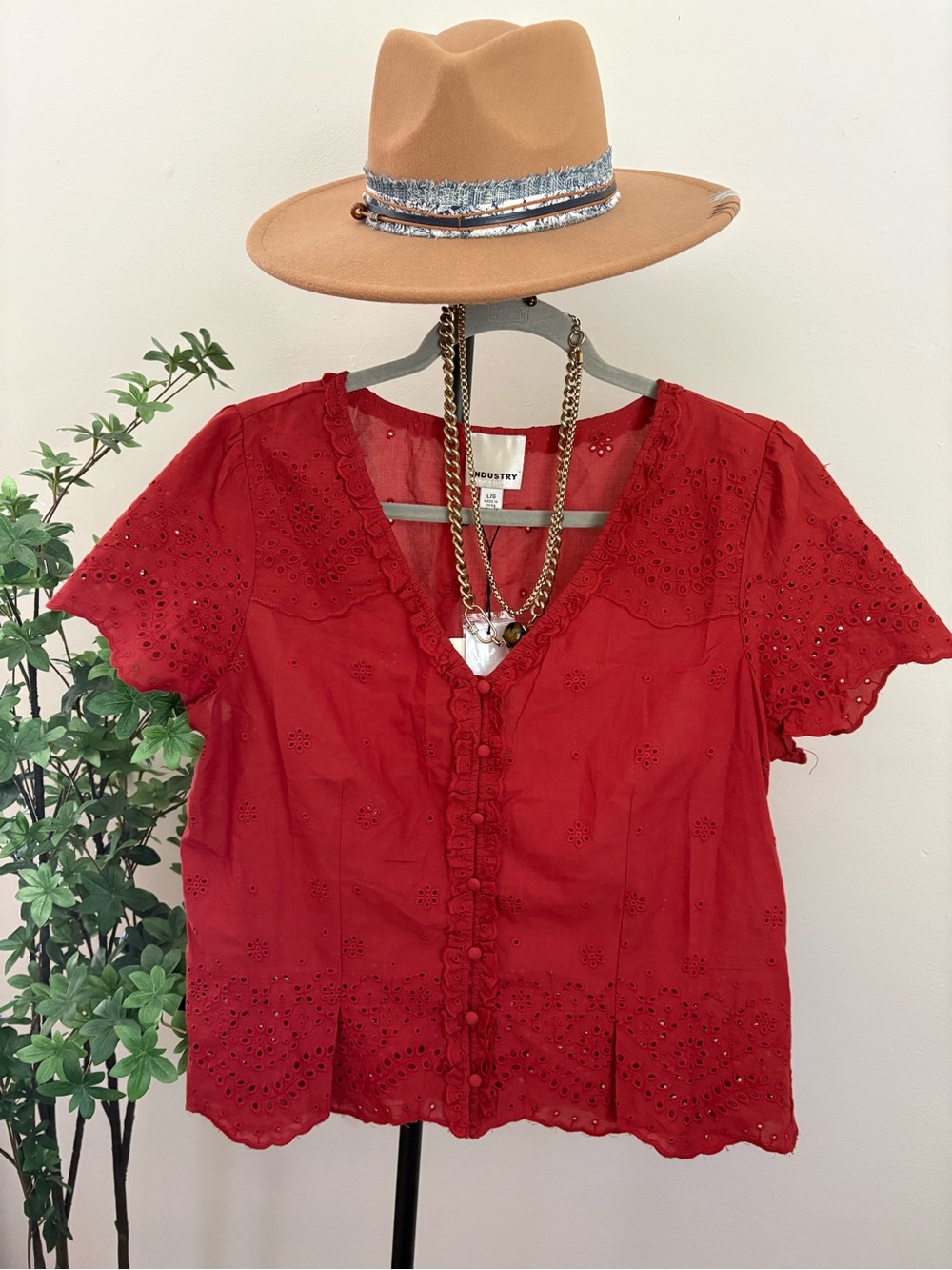 Industry rupublic cranberry Eyelet top 100%cotton eyelet nwt M and L